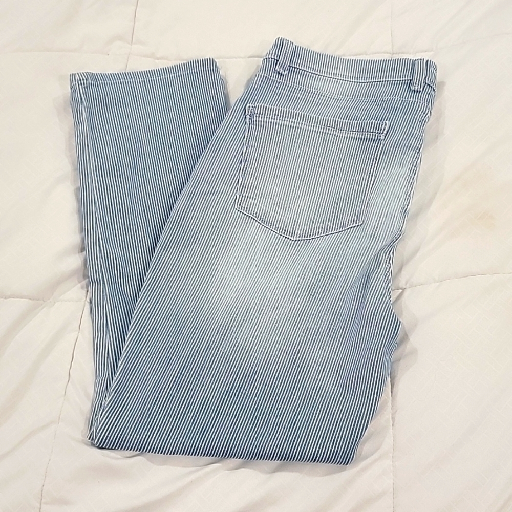 Lee Blue and White Easy Fit Ankle/crop pants D40